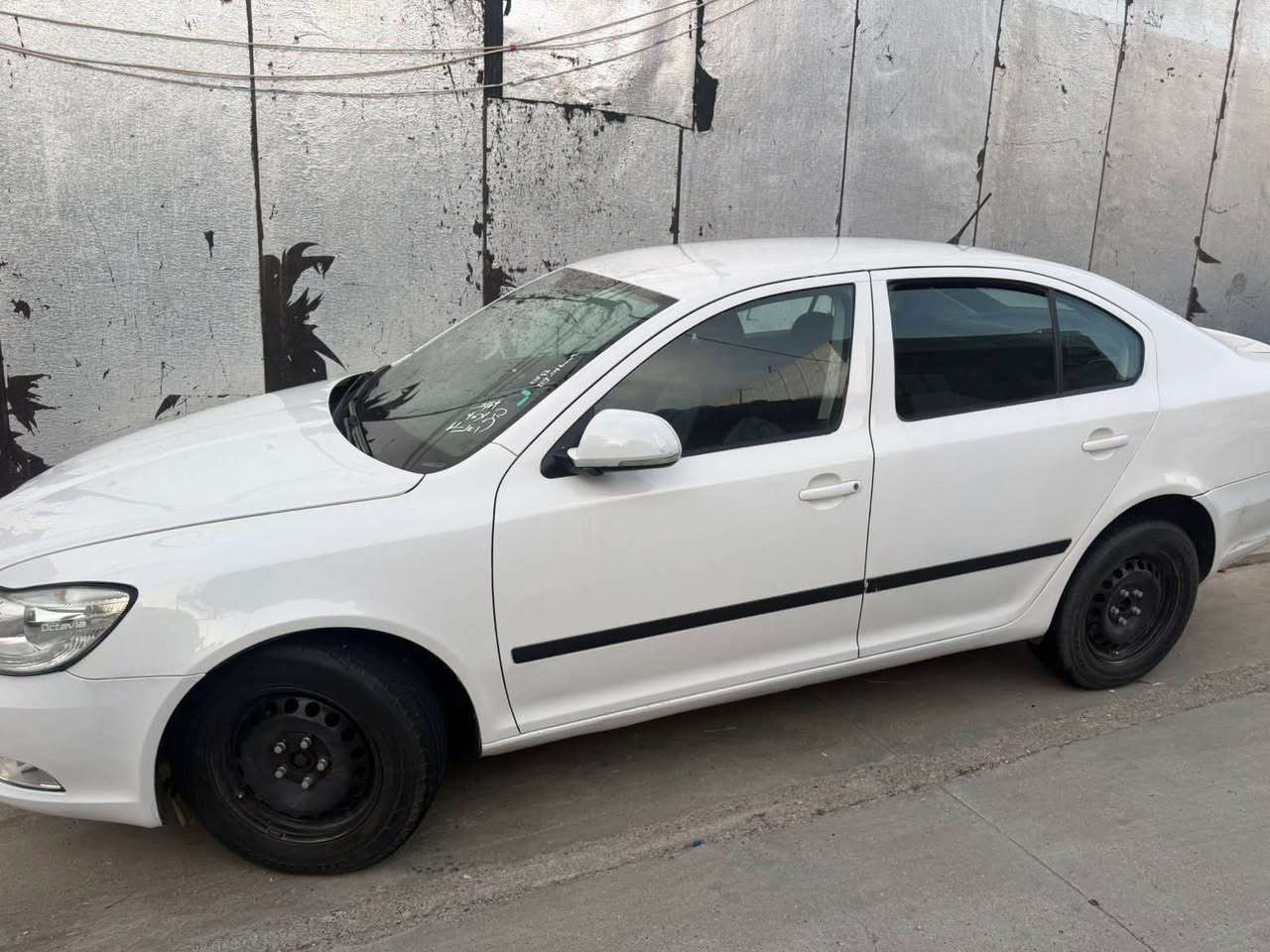 ‏Skoda octivea 2012
رەقەموو ژینگەو بان نوێیە تەحویل وکالە بەشەرت

‏TB:تەکسیبوە کرایتە خسوسی بلاد ته كسى بووه

مواسەفات ( مەکینە ١٦ بيلاد- توماتيك مه رخوبى بازار-٢ جام کارەبا- تەبرید-)
نرخ (٦٥) مجالێکی کەم 
له سليماني
تيل*********** السليمانية, العراق
