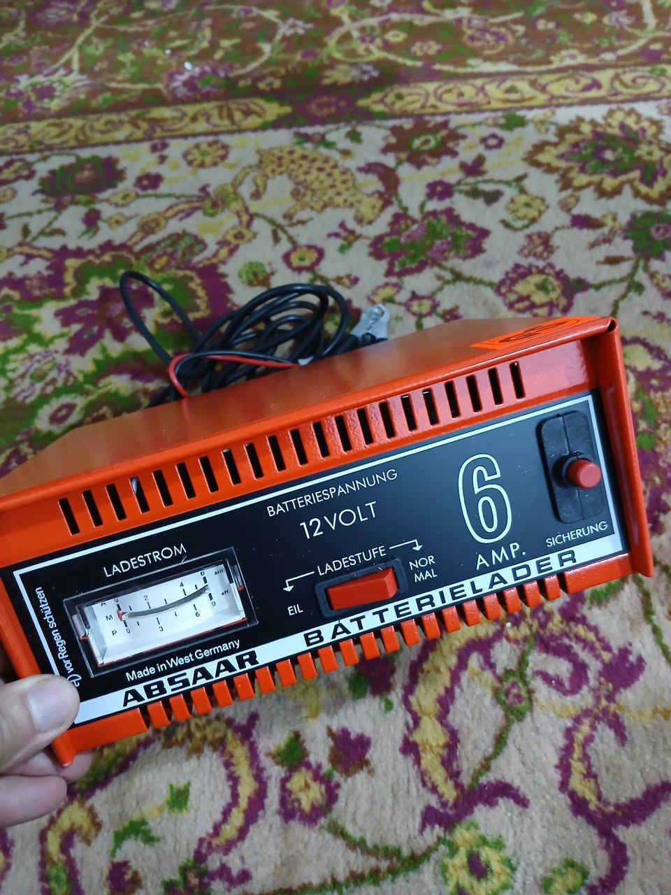 شاحنة بطاريات الماني اصلي غير مستخدمة 6 امبير  12 و 6 ڤولت
السعر 125 الف يوجد توصيل لكل المحافظات


**إذا كنت صاحب هذا الإعلان وتريد حذفه لأي سبب، رجاءا أرسل رسالة إلى الدعم الفني**