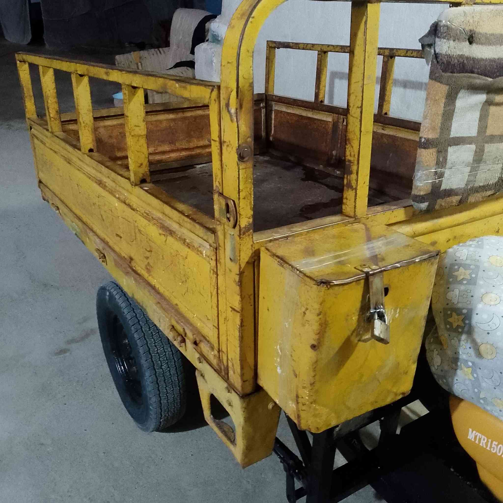 ستوته اوراق مديل 15مكفوله وحلوه شاصي كفاله بدي نضيف بس صبغ يرادله جارد مكينه حلوه تايرات جدد 3واكسن برغي نضيف كهربايات شغاله هورن لايت كدام  باتري سايبه بس شوي تعبان لبيع عنوان خور زبير رقم الهاتف ***********
