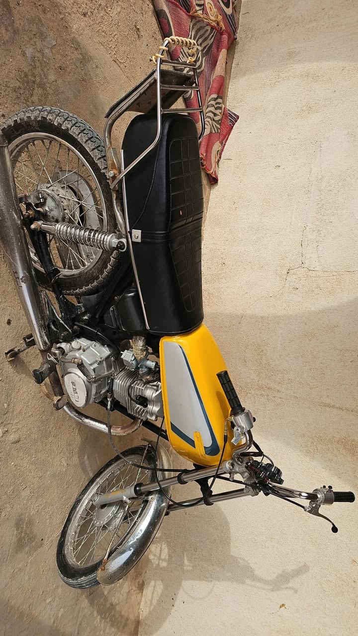 سلام عليكم شباب دراجه ادوات ايراني حلوه ونضيفه 
 السعر 350وبيها مجال البصره سفوان ***********
