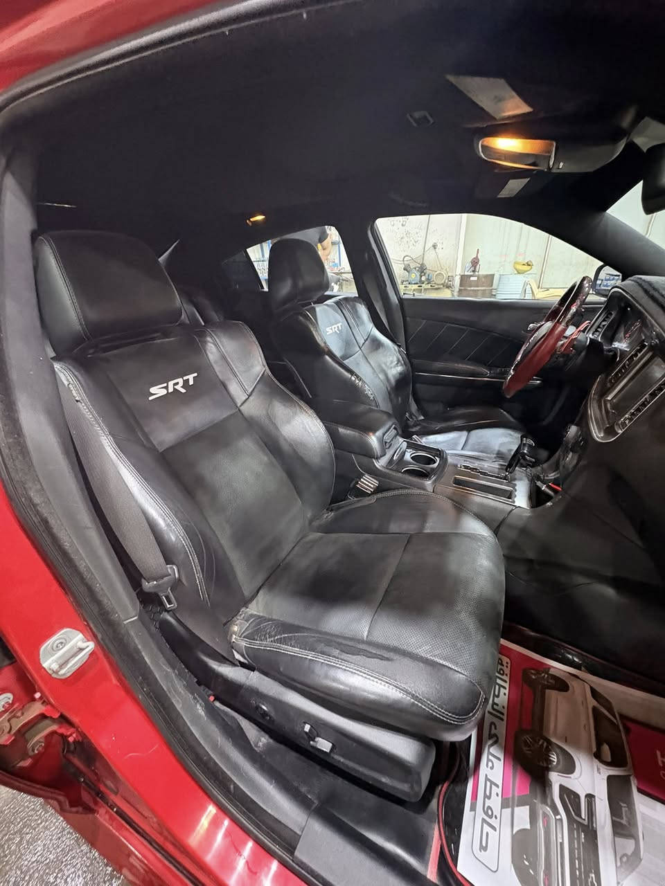 السلام عليكم
جارجر 2014  🖤 
                                                                     R/T5700 
رقم بغداد هزه وسنوية جدد 
مواصفات فول فتحة سقف 
١- شاشة كبيرة + كامره 
٢- كشنات جلد اس آر تي  + كهرباء +شفتات ستيرن دركة ستيرن رياضي 
٣- تبريد قطعتين 
٤- كشنات تدفئة وتبريد 
٥- محرك 5700 
٦- حاملة اكواب حار بارد بيها دبات صوت رعب ☠️
باقي مواصفات المعروفة 
 محرك وكير بوضع الشركة ماشية 
بية صبغ  صفحة سونار موجود  + بنيد محدث 
مكانه :- بغداد 
السعر:- 170وبيها مجال اي استفسار صور حادث وسونار واتساب 
***********
