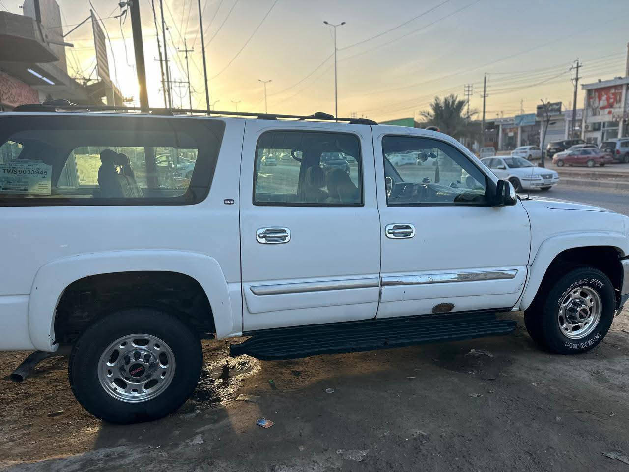 السلام عليكم ورحمه الله وبركاته 
عندي هاي جمسي لبيع أو المراوس حسب القناعه
الفينيه فحل  
موديل 2003اصل
 خصوصي رقم بغداد انكليزي بسمي 
8 براغي
مكينه 5.100
كيري 1000
تبريد شغال 
كهربائيات كله شغاله 
كامري خلفيه 
شاشه لمس 
كل الغرفه جديد ونظيفه  
حداديه نظيفه وجديده
تخم تاير جديد 
السياره أحله من الصوره 
مكان السياره بل نجف 
السعر 120وبيه مجال 
أي استفسار اتصل على الرقم ***********
***********
