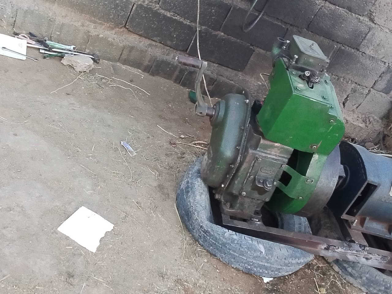 سلام عليكم مولد هندي للبيع شغال ونضيف كامل ارميجر عشره كيفي المولد نضيف وشغال على فحص *********** واتساب
