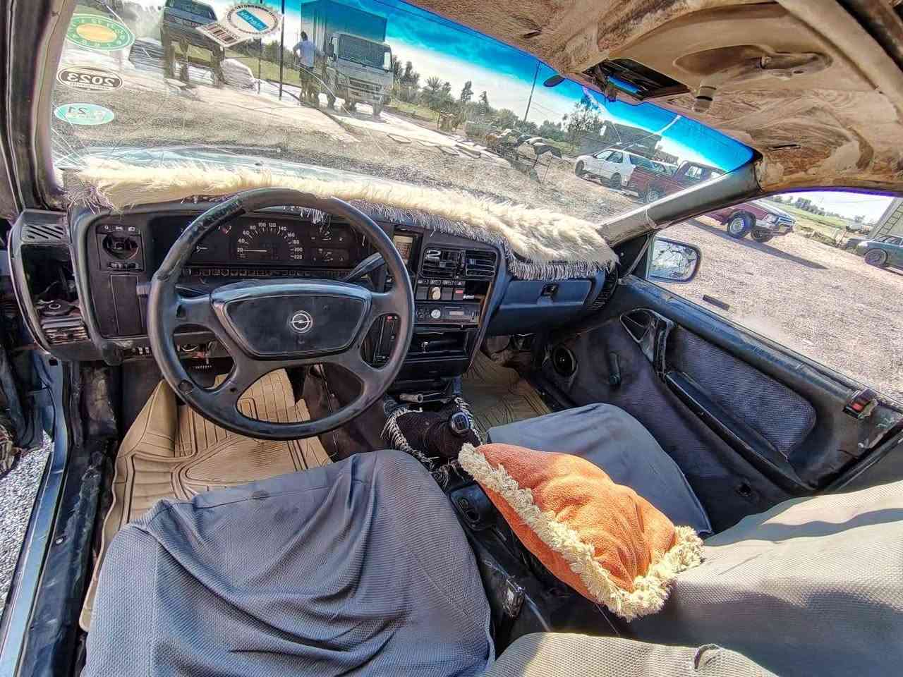 السلام عليكم ورحمة  الله وبركاته اوبل اوميگا 20i للبيع فقط السعر 17وبيها مجال حگ الجيه وسياره من فضل الله كلشي ما ناقصها ترايك وين ما تريد گير محرك شرط أربعة سلندر كابريته نشاط فول ما شاء الله تخم تاير جديد سياره راهمه وما تحتاج غير ستر الله وسايق مرحمن


**إذا كنت صاحب هذا الإعلان وتريد حذفه لأي سبب، رجاءا أرسل رسالة إلى الدعم الفني**
