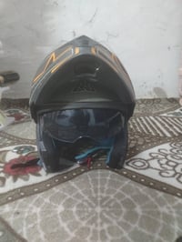 خوذة • فك قلاب • هورنات