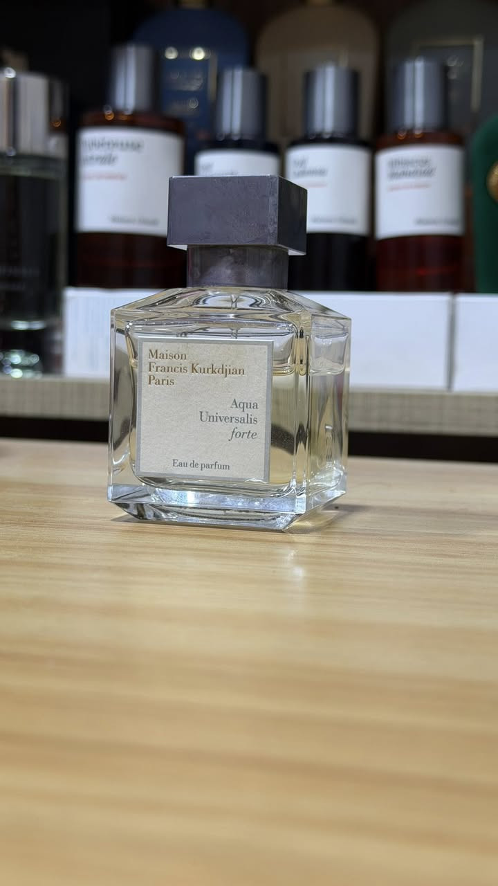 السلام عليكم مجموعة عطور للبيع الاسعار اسفل الصور


**إذا كنت صاحب هذا الإعلان وتريد حذفه لأي سبب، رجاءا أرسل رسالة إلى الدعم الفني**