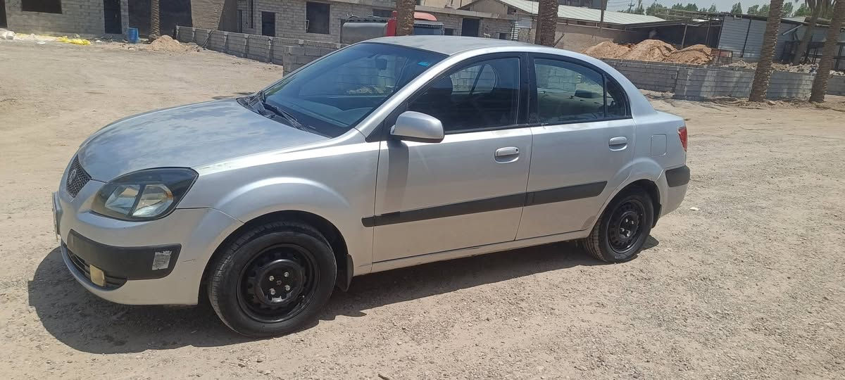 السلام عليكم كيا ريو 2007كير مكينه 1600بيهه خيط بخار 
بيها 3قطع صبغ جاملغين الماميات وجاملغ الخلفي بدون دواخل السعر 70وبيهه مجال مكاني بغداد المحمودية ناحيه الرشيد ***********
