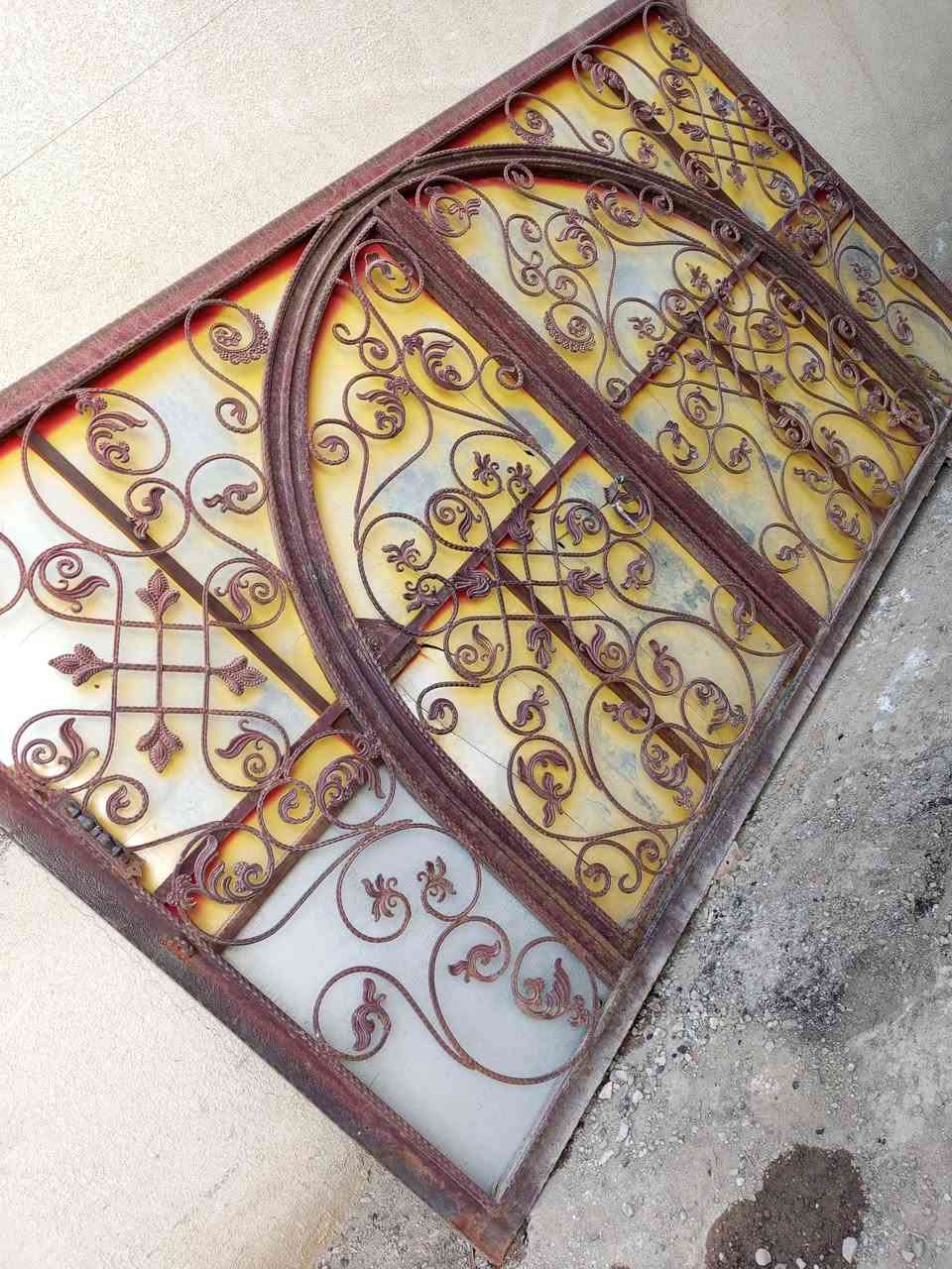 #للبيع  باپ  اسلايت ٤مترات  من ضمنها باب خدمي بالنص والارتفاع مترين و١٥ حديد الظهر كابون  ثقيل ونظيف جدا    مكاني  بغداد الغزاليه    ***********
***********
‏‪***********‬‏
 #العراق #بغداد #متابعين
