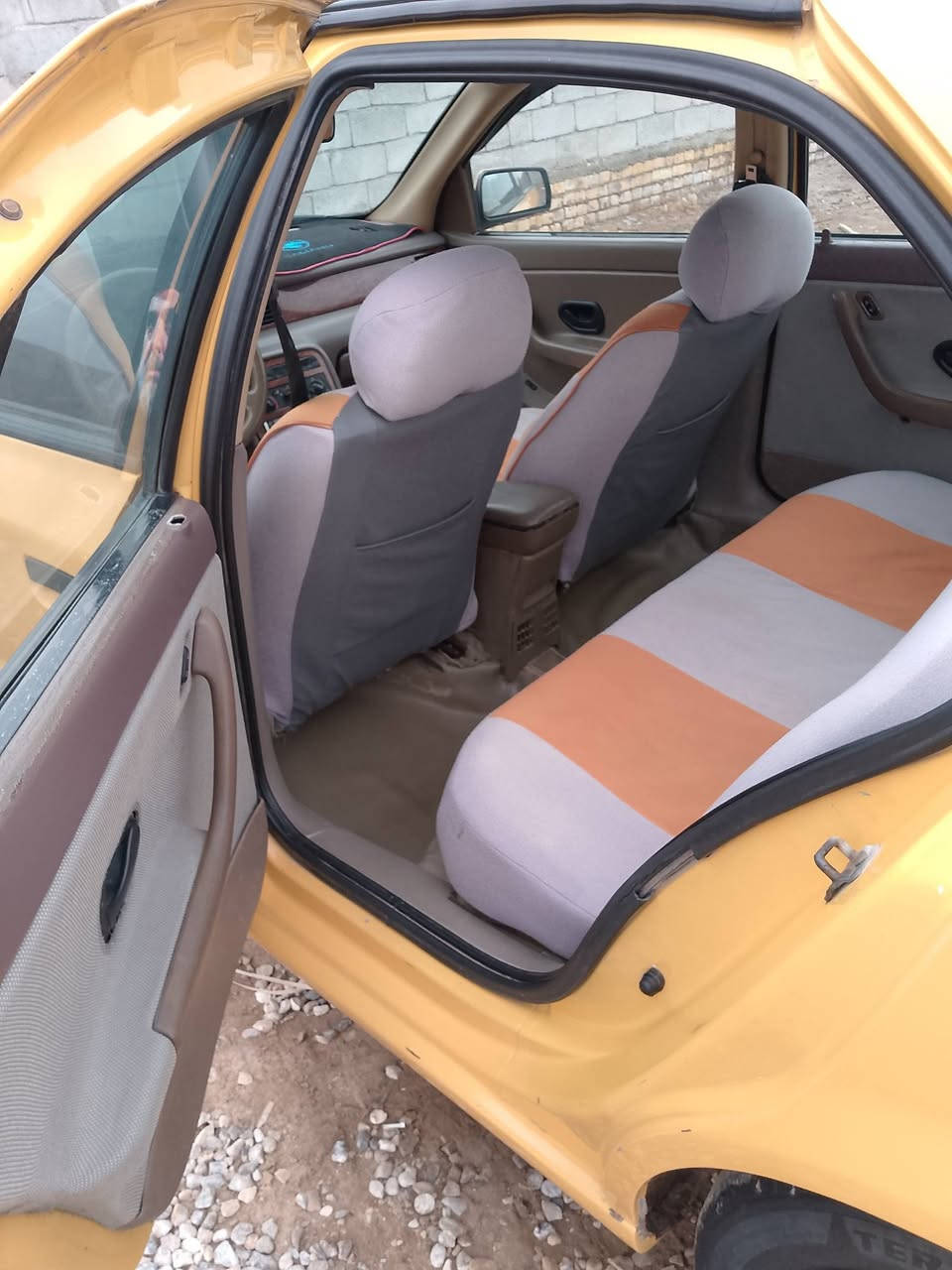 سلام عليكم 
سمند 2013 رقم بغداد سنويه ما صاقطه مصفره هيه وغرامات بيه بنيد مبدل وطخه وره خفيفه كلش دوسه علا وضع الشركه ما معمرات سياره خير من الله ربع ما ذب عليه   مكينه وكير كفاله سياره ناعمه وخير من الله تدفه وتبريد كهربايات علا وضع الشركه مكانه واسط سعره 39بيه مجال قليل ***********
