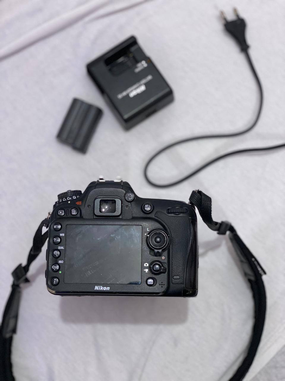 كامره نيكون
7200
نضيفه 
شاحنه +بطاريه 
سعر خاص


**إذا كنت صاحب هذا الإعلان وتريد حذفه لأي سبب، رجاءا أرسل رسالة إلى الدعم الفني**