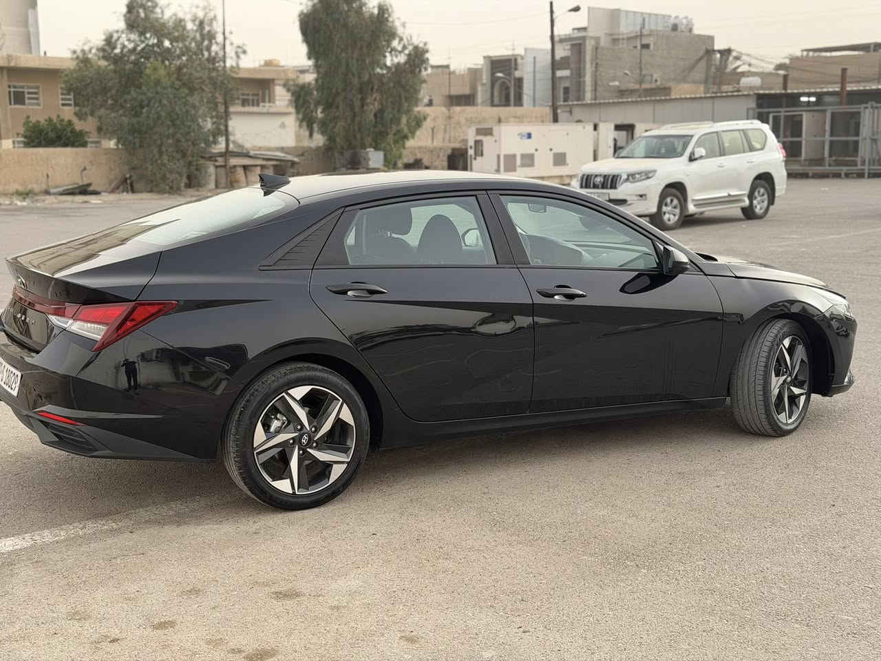 النترا ٢٠٢٣ امريكي
محرك ٢٠٠٠ دوش 
حادث جاملغ + بنيد 
بيهة صبغ كلير امريكا : جاملغات خلفيه + باب 
سونار موجود بالصور 
هزه سنويه رقم كله جديد شرط التحويل 
ماشيه ٩٠ كيلو متر 
صدر مكينه كير كلهة جيد جداً 
سعر ١٢٨ وبيهة مجال للشراي 
*********** عنواني بغداد العامرية
