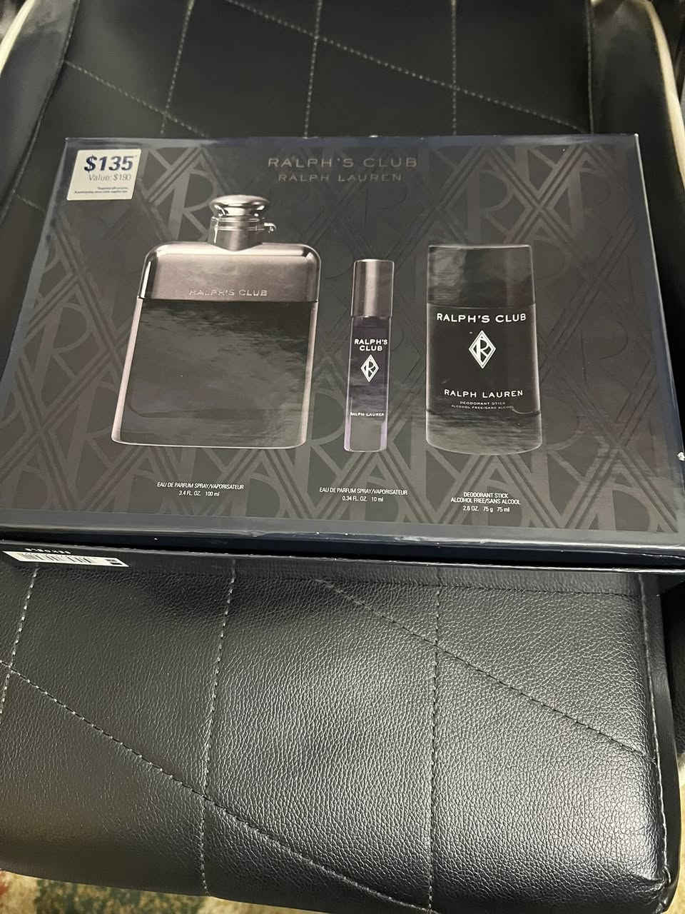 السلام عليكم عطر من Ralph Laurenجديد وغير مستخدم فقط open box ابيع فقط العطر حجمه 100ml وياه السامبل وصورة النوتات مرفقه بالمنشور

سعر ١٠٠ دولار 
مكاني بغداد 
رقم ***********
