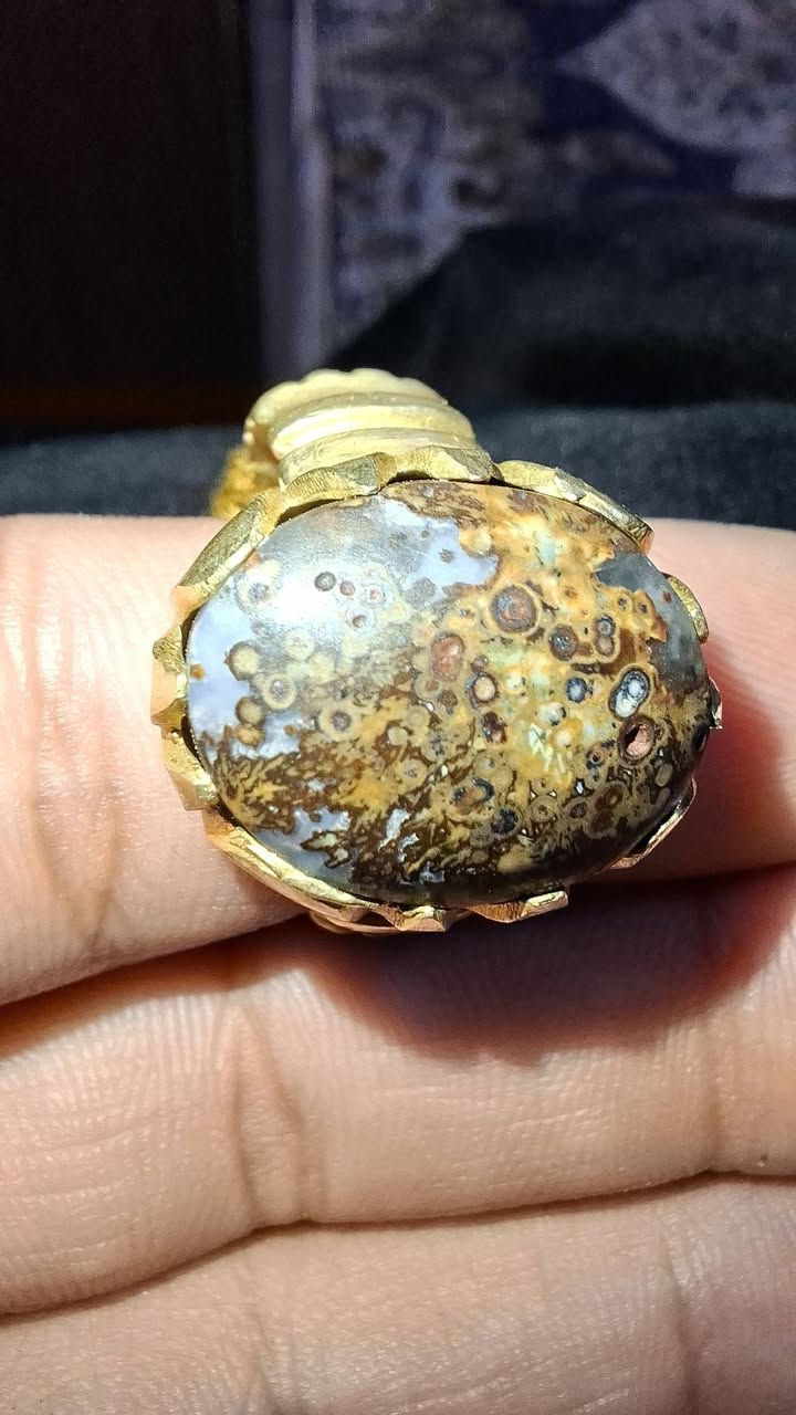 السلام عليكم عدي محابس اتلاثه اثنين فضه واحد نحاس للبيع لريده يتصل على رقم*********** وسعارهن جوه اسوك
