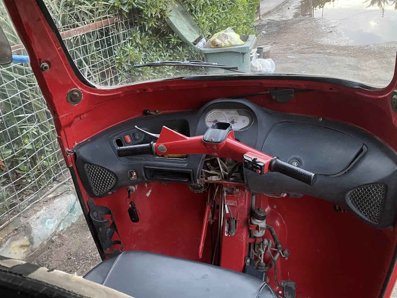 السلام عليكم اخوان تكتك بياجو للبيع تكتك جاهزة خير من الله  محرك مجفت جديد  
رقم وسنوية تحويل مباشر موديل ١٩ 
مكانه بغداد أبوغريب الحصوة
للاستفسار اتصل على الرقم
***********
***********
