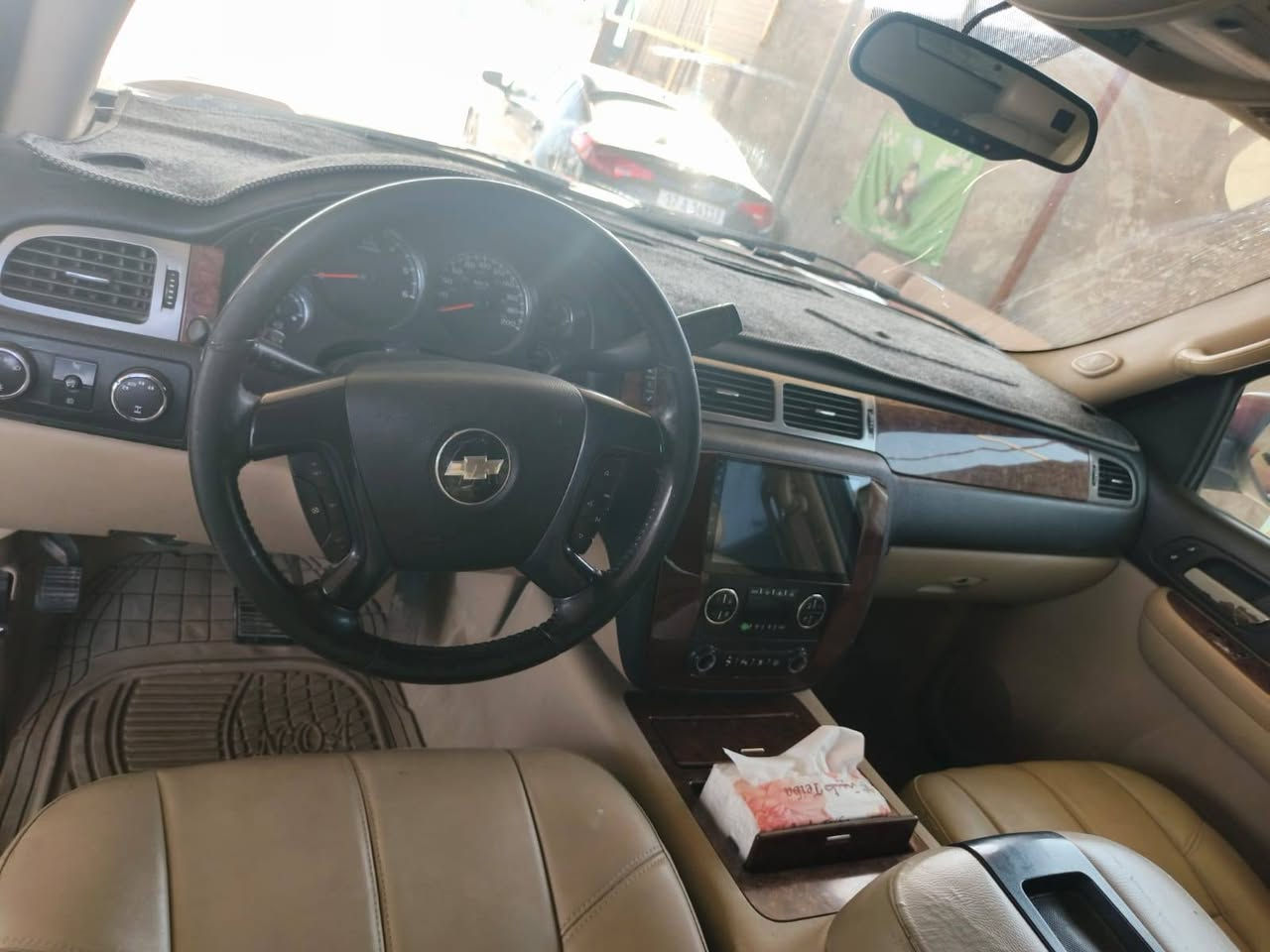 السلام عليكم تاهو للبيع 2008 LTz
مكينه كير حداديه تخم تاير تبريد 
سياره جاهزه رقم بغداد بسمي 
حادثها قبق جنطه السعر ب165 ؤبيها مجال ***********
