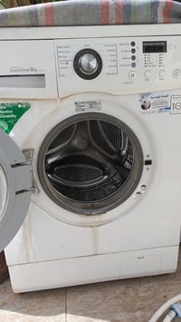 غسالة للبيع  LG 8كيلو شغال  بدون اي عيب سعر 200 07700933171