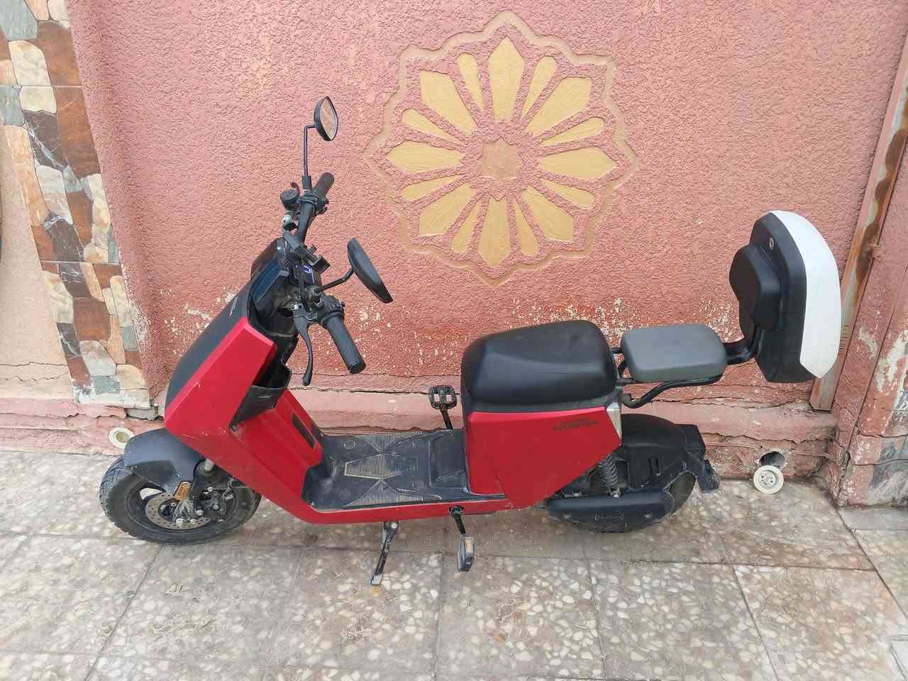 دراجة شحن هوندا اصلية
بطارية ليثيوم مداخلة تصلح ابد مكفولة من العطل

كاملة غراضهة سرعته 40

السعر 750 الف

بغداد

***********
