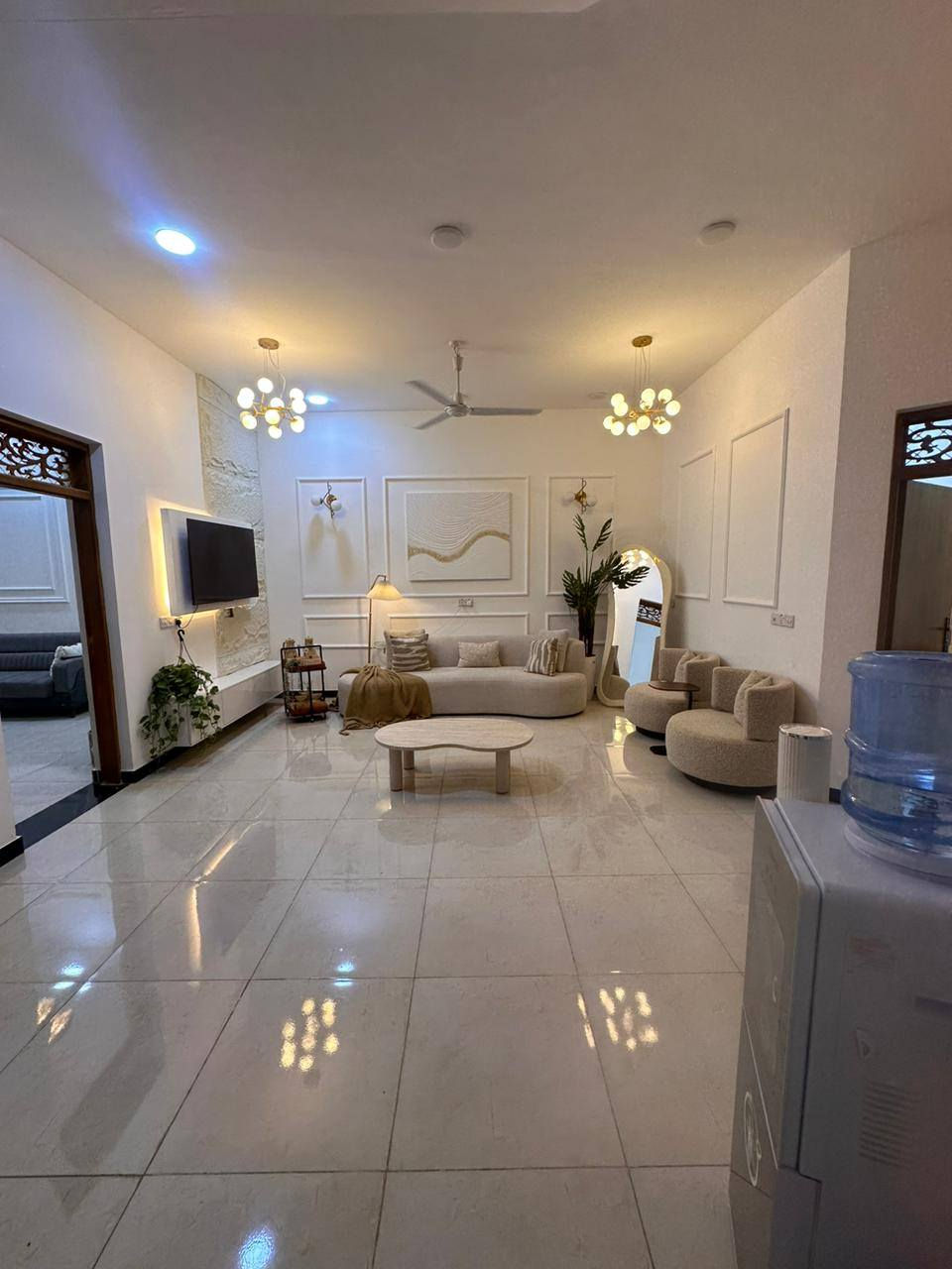 اعلان دار للبيع /🚩 

دار للبيع طابو صرف المساحة 160 متر /🏠 

كونكريت مسلح بناء حديث 2022 /✨
 
 ⏰ السعر 200 / 🚩

العنوان حي العسكري الأول /
ثالث فرع عن الشارع أسواق طيبه /
طابق ونص  /

يحتوي الدار على /
كراج سياره كبير /🚗 
استقبال كبيره /
صاله مطبخ♨️ حار بارد /
غرفه نوم عدد 2 /
صحيات داخليه وخارجيه /🛁
الطابق الثاني صاله كبيره /
الأرضية بورسلاين تركي /✨ 

مراجعة مكتب قصر الباشا للعقار /🚩 

العنوان المكتب شارع أسواق طيبه /🚩 
مجاور أسواق دجله /🌠 

مكتب احمد الشمري للأستثمار وتطوير /🏗️ 
 العقاري /🛂 

⏰ الاشتراك متابعه 🚩 الصفحه /👉 
🛑 تجدون أكثر العروض /👌

الاتصال على الرقام التاليه /☎️

( *********** )  👉 📞 

( *********** )  👉 📞

-----------------------------------------------------------
