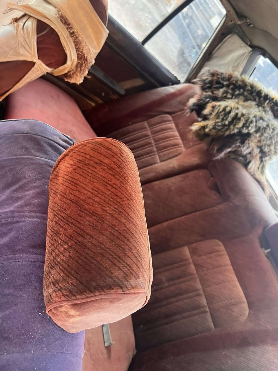 السلام عليكم 
اخوان سوبر 85 شوف العين 
شغاله من كل الجوانب 

للمراوس بزورق او شي بودي / بكم او كيا كاضبينها مع احد 
للاستفسار الاتصال ***********
