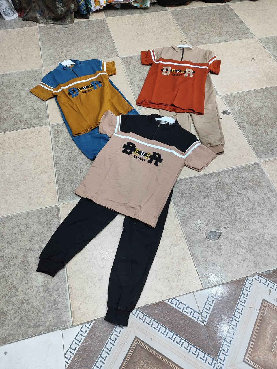 تراك ولادي محير تركي عرض ب13الف  قياس 14×20 عنوان الرمادي تاميم شارع ام عمار مجاور صيدليه اسبرين لحجز ***********قناه واتس ‏تابع قناة ازياء السعادة في واتساب: https://whatsapp.com/channel/0029VbBfXc4EwEjnPVucxA3b
