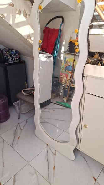 السلام وعليكم ميز تلفزيون مع مراية مع كاونتر صغير وجامة حمام السعر ١٢٥ الف ماكني عزالية رقمي ***********
