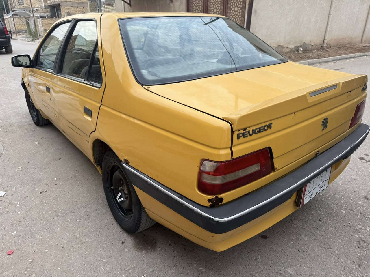 يا الله سلام عليكم اخوان للبيع بيجو 405 موديل 2016 بيهة ضربة باب سايق سنوية 2027 سيارة بسمي مصفرة هية غرامات مكينة كير خير من الله مدوشمة لايت زنون مسجل بلوتوث سعر 35 وبيهة مجال للطيبين المكان العمارة اتصال ***********
