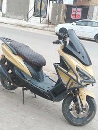 دراجة نارية • سلف • شغالة