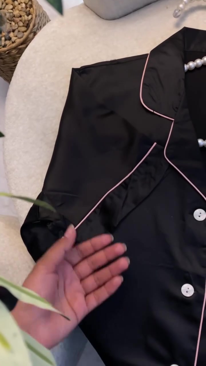 ⁨ ⁨ 🔥🔥🔥
عرض خاص ع هذا الموديل

تراك ستن الأصلي 🤍
خامة مرتبة ولمعة فخمة ✨

📏 القياسات:
S / M / L / XL
قالب راهي ومريح ✨

سعر الدرزن بس 65


**إذا كنت صاحب هذا الإعلان وتريد حذفه لأي سبب، رجاءا أرسل رسالة إلى الدعم الفني**