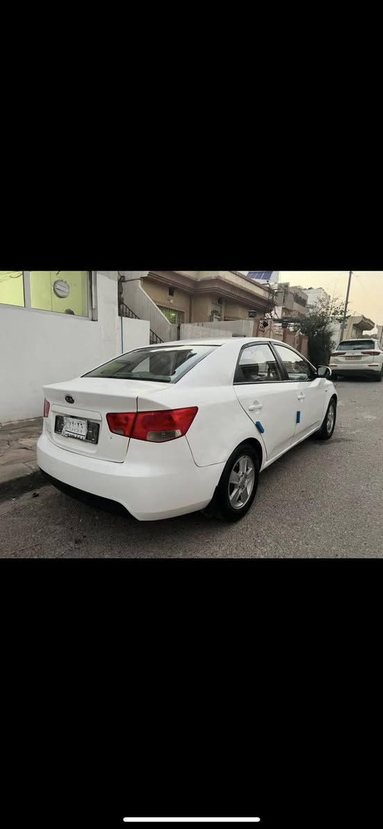 سیراتۆ ٢٠١٠ 
براوە براوە 
گیرو مەکینە بەشەرت
تەبرید لە جێ خۆیا ئیشەکات بە شەرت 
ئیکۆیە 
کارەبای هەمو گیانی بەشەرت 
شوین سلیمانی
گۆرینەوەش بە ئاڤانتی ئەکەین 
***********
*********** 
٤٧ گەڵا
