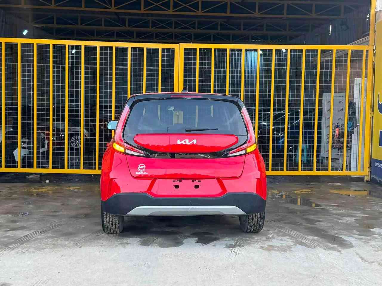 Kia Soul 2024 LX
دخول جديد كلين السياره بدون قطره صبغ والحادث موضح مع السونار مرفق مع الصور 
مكان السياره حله شارع 60 
واتساب ***********
