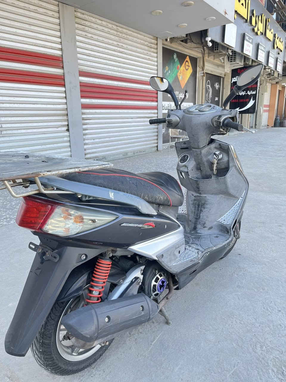 السلام عليكم ورحمة الله وبركاته 

سكنس فحل نوزل 
الدراجه بلادي وحلوه وما متعوبه ابد
بيه كشن رياضي 
الدراجه كامله وما بيه نقص
السعر 850 الف وبيه مجال قليل
***********
