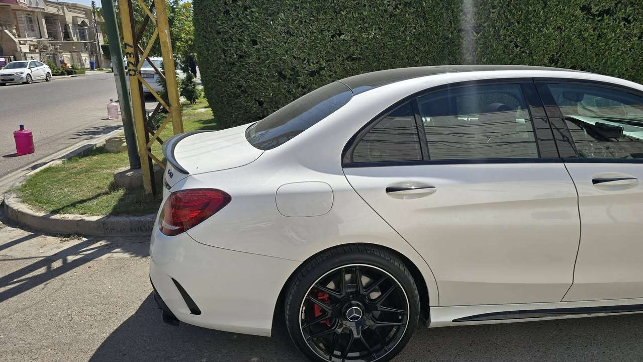 مارسيدس 2018  C43 فول مواصفات للبيع او مراوس 
كير محرك مكفول محرك 6v تخم تاير تبريد ثلج صدرها جديد سياره جاهزه من كلشي نضيفه مال جناي بيها كزوز بلادي 
حادثها كلش حلو موجوده صور حادثها 
الاستفسار *********** مكاني بغداد السيديه
