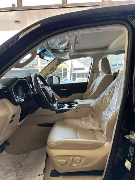 سلام عليكم لاندكروزر موديل 2025 لمتد بريم اصل بوب شفط اربع كامرات رقم أربيل السعر 78$ العنوان بغداد شراي اتصل ***********
