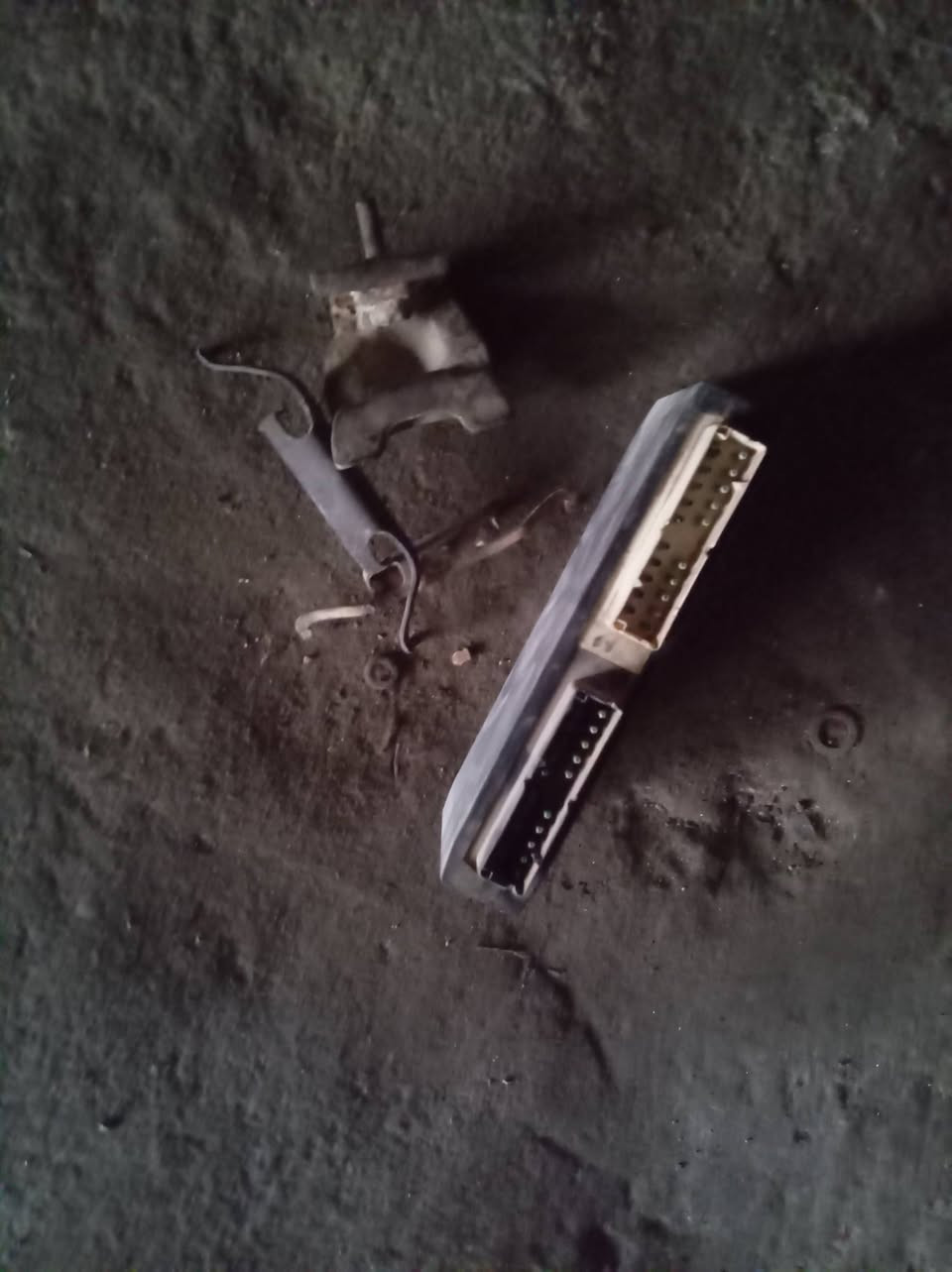 للبيع غراض 700المكان كربلاء ***********
