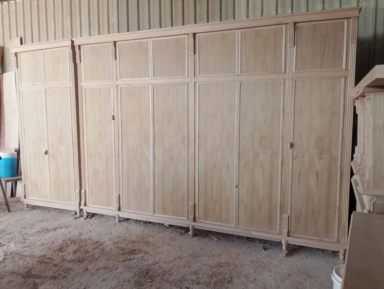 السلام عليكم غرفة سته طابقين شغل درجه اولى  داخل وخارج صاج حتى البطن خمسه مليم  الضهر جرجوبه الزاوية تفصيخ 
تريد بدون صبغ  وتوج 1600 تريد كامله 2900 شغل فوق الدرجه الأولى ***********
