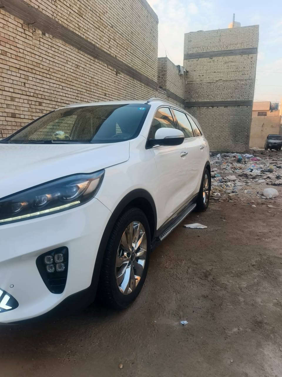 السلام عليكم سورنتو خليجي 6 سلندر2020 كفالة عامة بيها شخط مامبين ماشية 61 الف حقيقي شرط الفحص مكان السيارة بغداد *********** السعر 260
