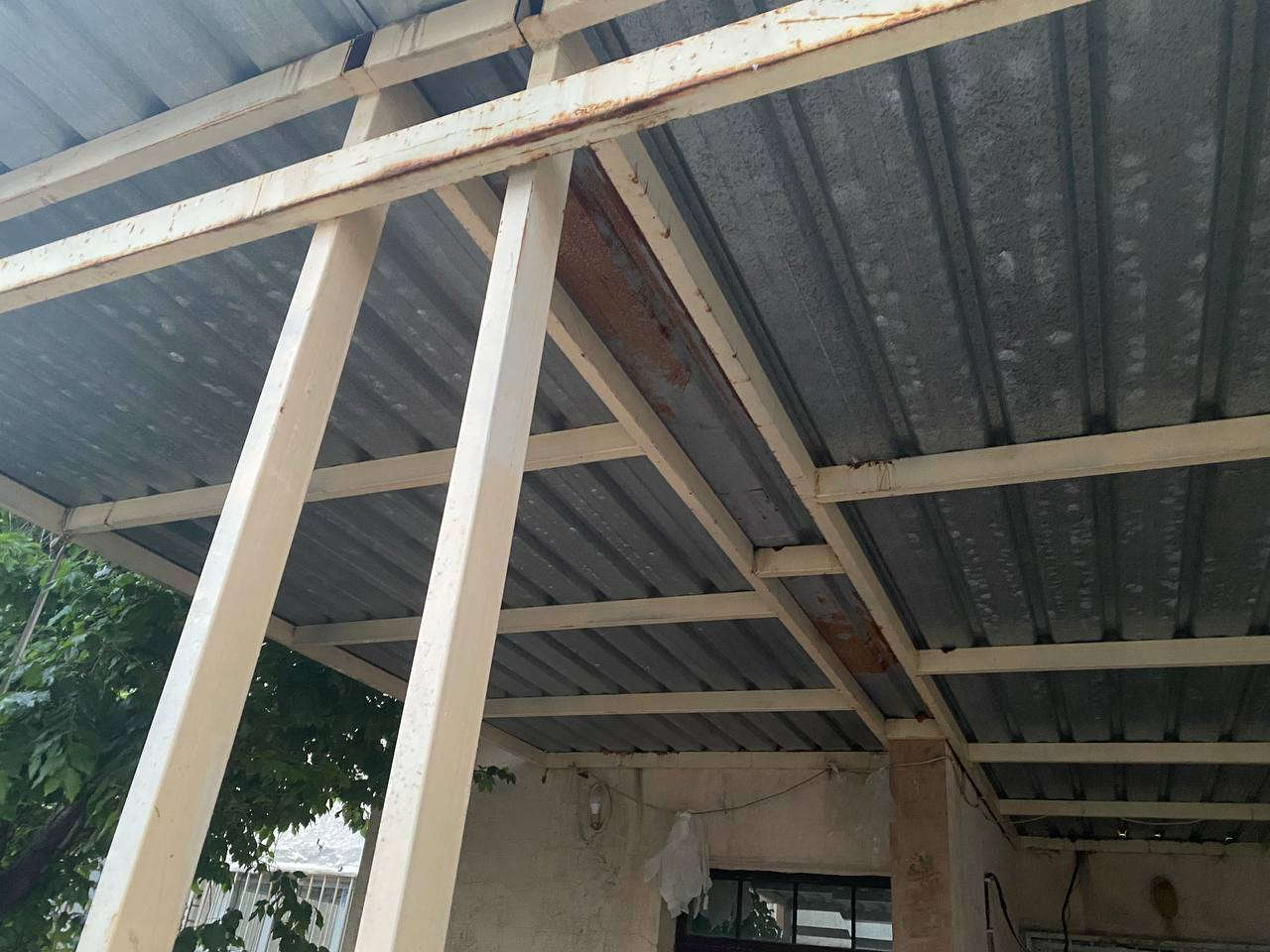کەپری-گەراجی سەیارە و پێش مدخل شێلمانی پتەو ٨×٤ بەسعرێکی گونجاو بۆ کڕین پەیوەندی بکە بە
***********
شوێن: ڕانیە- کۆمپانیای لوتکە
