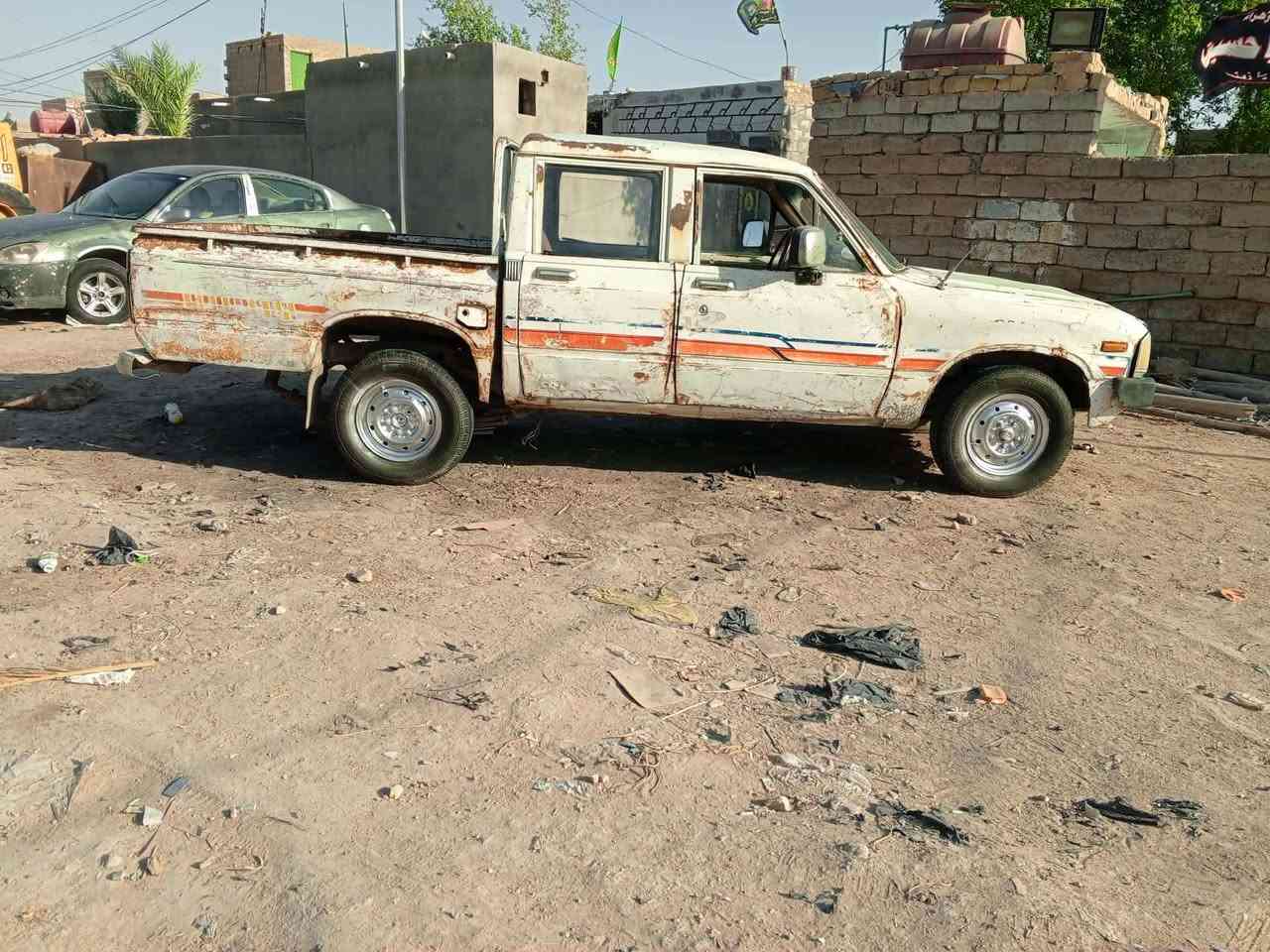 سلام عليكم بيكم موديل 1983جاهزه من كلشي كير ومكينه  وشاصي وحداديه رقم نينوه أصفر مكان السياره الديوانيه قضاء البدير مكفوله سرقه وعشاير سعر17 وبيه مجال رقم الهاتف ***********
