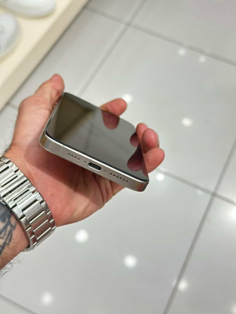 لحد ينطي كلمه وهوه موكدها حبايب
ايفون ١٥ برو ماكس جهاز وتر بروف 
ذاكره ٢٥٦ بطاريه ٨٤ شحن كلشش حلو
جهاز ويا كارتونه مالته نضيف جدا
السعر ٩٥٠ الف وبي مجال للناس الطيبه مكاني بغداد الامين
التواصل ماسنجر حبايب


**إذا كنت صاحب هذا الإعلان وتريد حذفه لأي سبب، رجاءا أرسل رسالة إلى الدعم الفني**