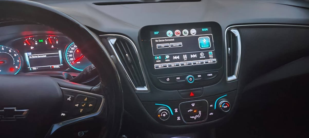 مالیبۆ ۲۰۱۷ LT 
شاشە گەورە ،، کوشن کارەبا ، تەبرید مەرکەزی ، شەغال و بەسمە ، ٤ دەرگا و سنوق بەسمە ، ئۆتۆ ستۆپ ، دژەخلیسک , ناو رەش ...
 ۲ دەرگای سەکن گۆڕاوە بە بیلاد و دۆسیەی بۆیاخە ، پشت و پێشی کەپسە سەیارەکە پاکە ماڵی دۆستە  نرخ 103 کەمێ معامله ... مۆبایل ***********  شوێن ... سلێمانی السليمانية, العراق
