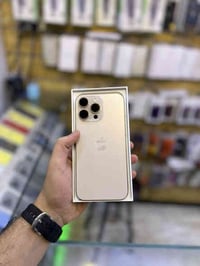 آيفون 16 بروماكس ABM شرق اوسط اصلي ذاكرته 256 بطاريته 100% مشحون 40 مر...