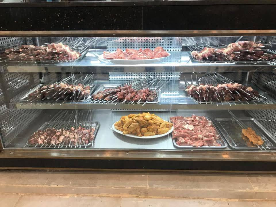 السلام عليكم اخوان غراض مطعم للبيع المكان بغداد المنصور مكلف بالنشر تواصلو على الرقم هذا ***********
