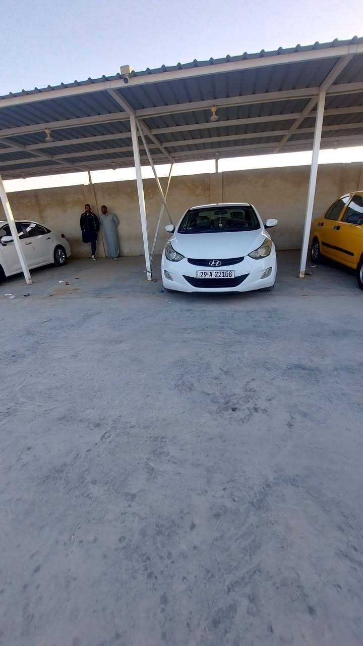 النترى للبيع موديل ٢٠١٢ لون ابيض  محرك ١٨٠٠ تخم تاير جديد حداديه جديدة رقم واسط الجديد السعر ب١٠٥ وبي مجال السيارة بيها صبغ صفحه بدون حادث العنوان كوت  رقم الهاتف ***********
