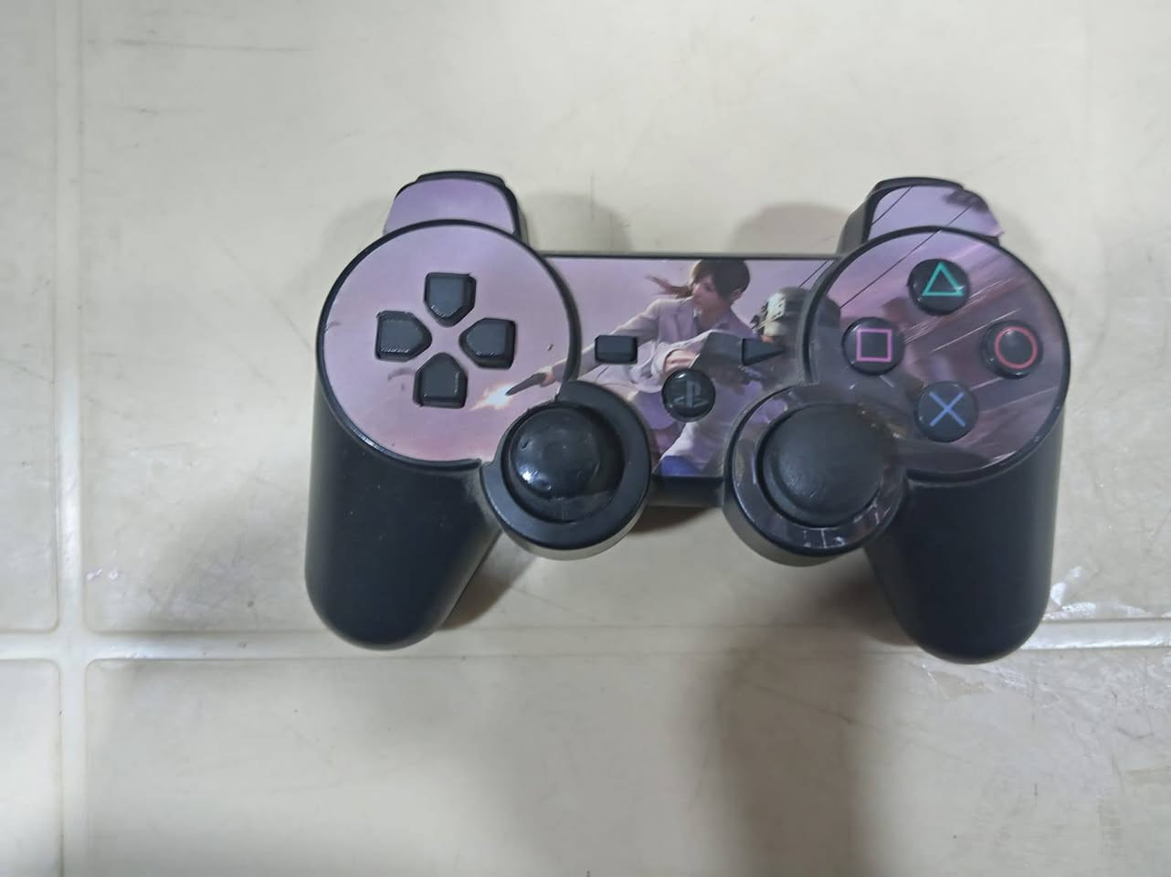 سلام عليكم ورحمة الله وبركاتة هاذ جهاز بليستيشن 3 مهكر 
ملحقات؛
يد تحكم:عدد 2🎮
العاب: توجد اكثر من 20 لعبه+ بيس2026 و كل العاب قويه و توجد للكبار و صغار👾
ستكرات تجميله:توجد ستكرات تجميليه على يد تحكم و على جهاز بليستيشن 3🪐
نضام تهيكير: افضل نضام هو نضام multiMAN سهل جدا و سلس و سريع👨‍💻
. 
. 
. 
. 
. 
سعر جهاز: سعر جهاز بليستيشن 3 160000 دينار عراقي💵 وبي مجال 
.
. 
. 
سبب بيع: ما متفرغين للجهاز بسس العمل🫩
. 
. 
. 
. 
مكان: حسينيه راشديه قرب ارض الاحلام+لا يوجد توصيل🖐


**إذا كنت صاحب هذا الإعلان وتريد حذفه لأي سبب، رجاءا أرسل رسالة إلى الدعم الفني**