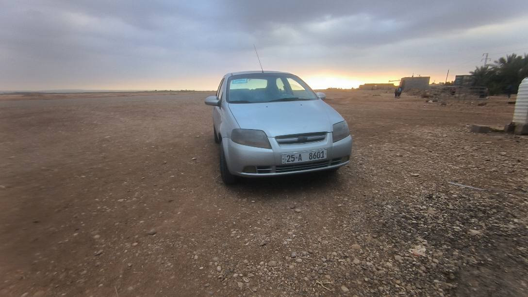 ئەڤیۆ مۆدیل 2006 
گێڕ و مەکینە و تەبرید بەشەرت
تەقەو ڕەقە و کارەبای بەشەرت
چوار تایە و ویل لۆکی لە ژێرایە ناو دەشتی لۆکە زۆر پاک ماوەتەوە کامل مەسرف کراوە 
ڕەقەم و سەنەوی تازەیە تاوەکوو 2029 بەشەرتی تەحویل و وەکالە حیزام بۆیاخ بۆ لەسەر ساقی بێ دەعم و لێدران
لەکەلارم سعری 51 و مەجالێ زۆۆر کەم
*********** كالار, السليمانية
