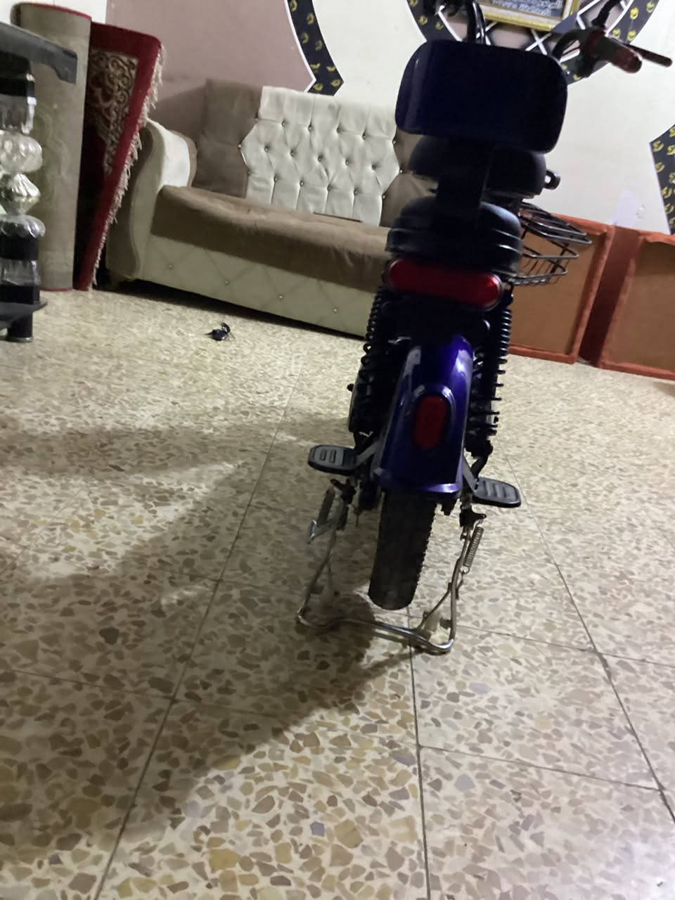 السلام عليكم دراجه شحن نوعHapy..
4 بطاريات..  جديده فول
تايرات كفر كفاله..  مع 2 سويج و 2 بصمه وشاحنه اصليه..  صار 4 اشهر مشتريهه جديده بمعنى الكلمه
السعر 350 وببه مجال


**إذا كنت صاحب هذا الإعلان وتريد حذفه لأي سبب، رجاءا أرسل رسالة إلى الدعم الفني**