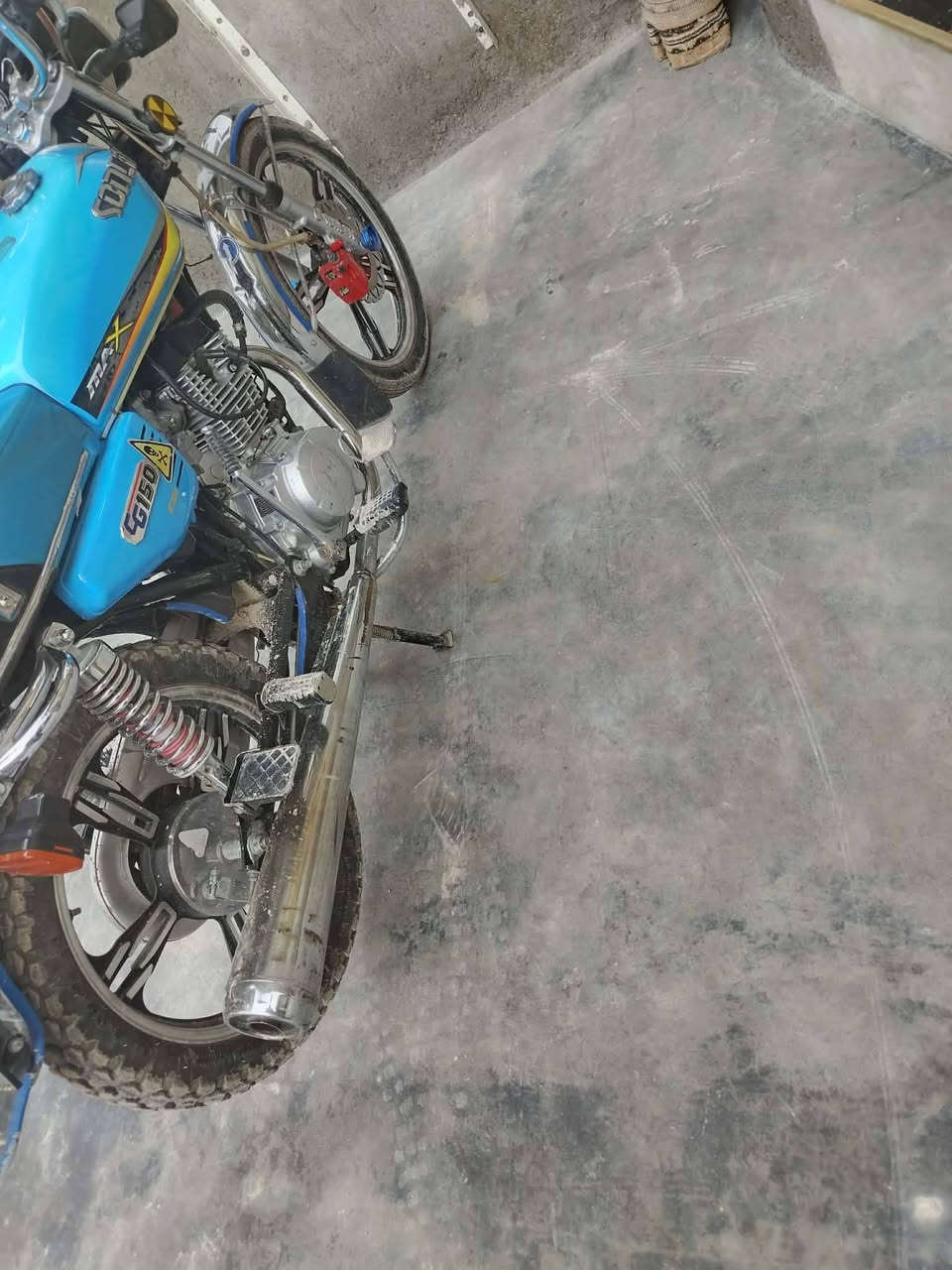 السلام عليكم دراجه 24 للبيع وترهم مراوس حسب القناعه دراجه نظيفه بالواقع احلى من الصوره نشاط خير من الله محرك ما مفتوح اوراق كامل السعر 750  وبيها مجال مكاني حصيبه والخاص مفتوح***********
