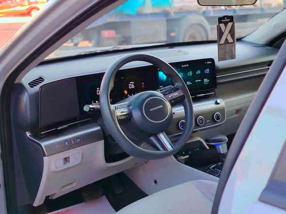 هونداي كونا موديل 2024 لون اسمنتي           
مرقمه بغداد جديد سعر 167بي مجال. ماشيه 7 الف 
 بيه فقط جاملغ صبغ.         صبغ قطعه وحدة بدون تبديل اليبل واحد. 
⭕️بصمه -بصمه ابواب -تشغيل عن بعد
⭕️محرك 2000 دوش   
⭕️نظام اطفاء وتشغيل عند التوقف بالازدحام 
⭕️لد نهاري أمامي خلفي 
⭕️شاشه ايباد تاب اندرويد كبيره  
⭕️رادار خلفي  وامامي وجانبي
⭕️كامره خلفيه دواره
⭕️فول تحكمات سترين 
⭕️خروج عن المسار 
⭕️3 انظمة قياده  
⭕️نظام الانحدار 
 ⭕️مانع انزلاق                                          

الاستفسار *********** اتصال غير متواجد ع نت بغداد
