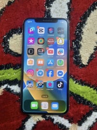 آيفون X • ذاكرة ٦٤ • بطارية ١٠٠%