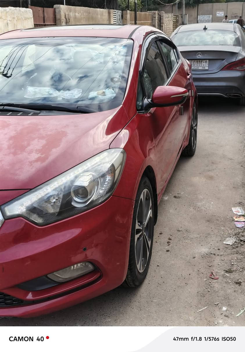 كيا سيراتو 2014 خليجيه مكينه 1600
فول مواصفات للاخير 
مبدل بيهة واشر قبق ولفات المكينه خير من الله 
سياره حلوة وناعمه 
السعر 115 وبيهة مجال للشراي 
***********
